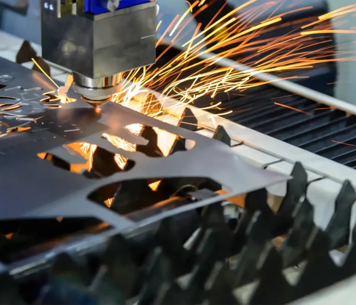 la-máquina-cnc-de-corte-de-láser-de-fibra_waifu2x_art_noise1_scale